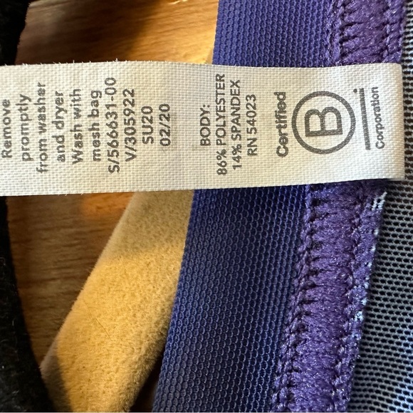 Athleta Women’s Galaxy Over Size Fine Mesh Short Sleeve Tee Large - Picture 5 of 5